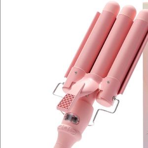 Triple barrel curling iron